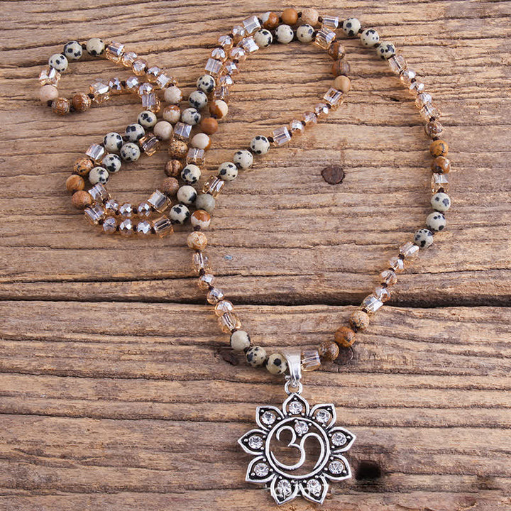 Olivenorma Collana con ciondolo con simbolo Om in perline di pietra naturale da 8 mm