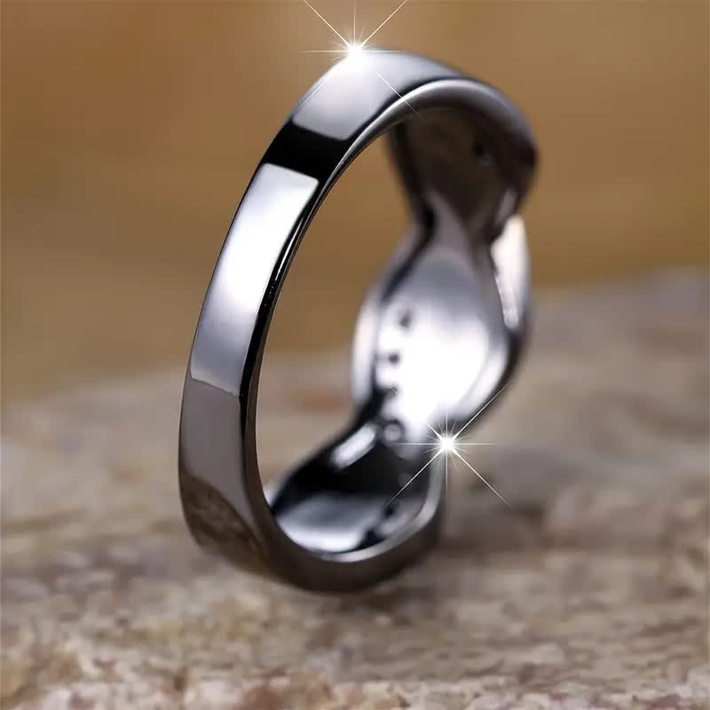 Anello Olivenorma in oro nero con opale blu ondulato e zircone