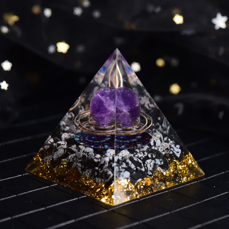 Piramide di Orgone con Palla di Ossidiana Fiocco di Neve e Ametista Olivenorma