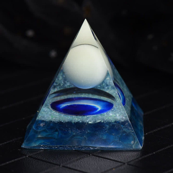 Piramide di orgone in opalite e vetro blu Olivenorma