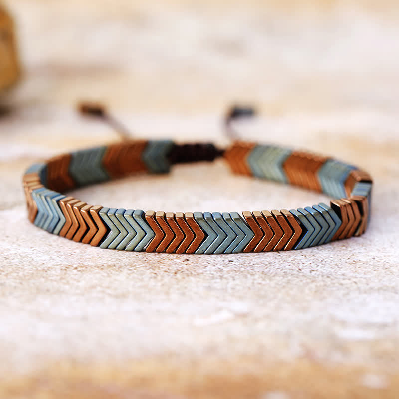 Olivenorma Bracciale da uomo a forma di freccia in ematite elettroplaccata 