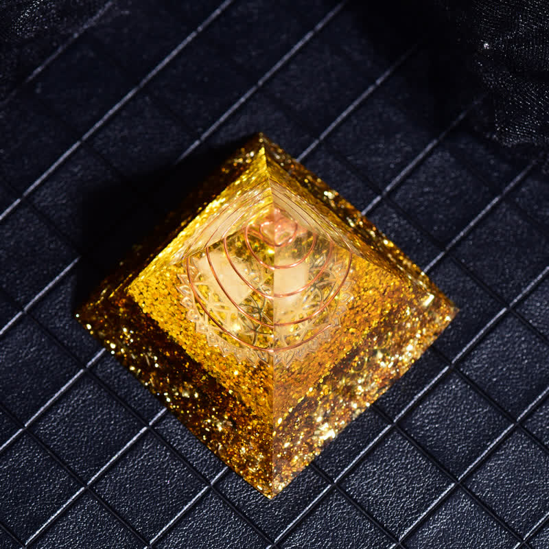 Piramide di orgone di malachite cristallina Olivenorma