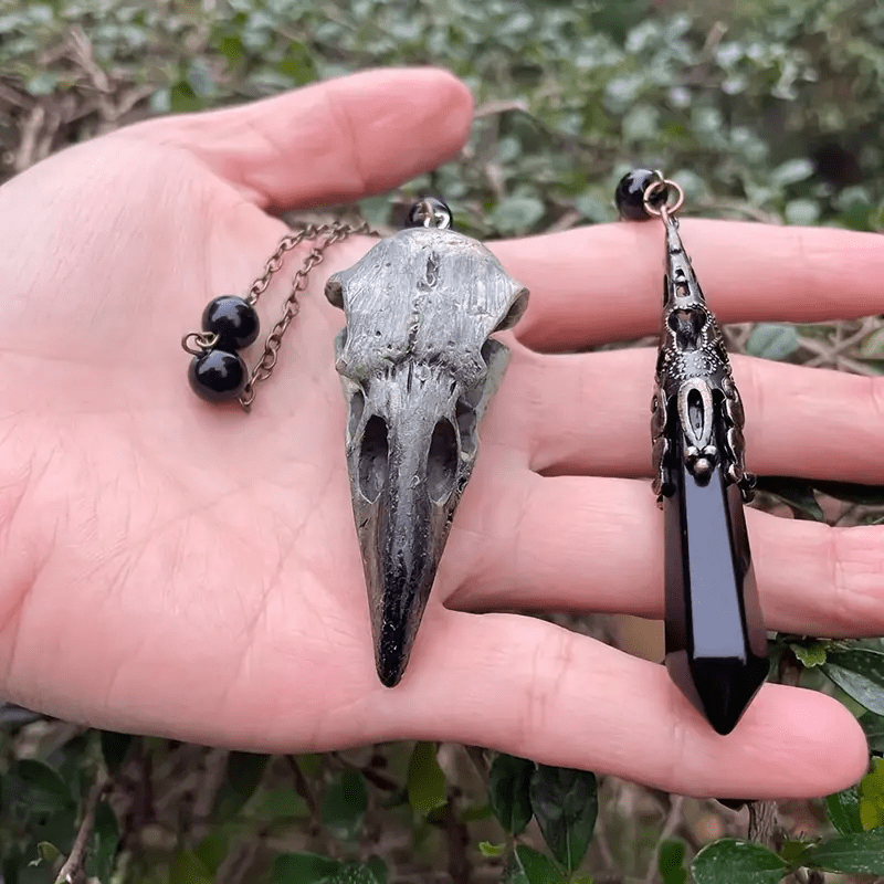 Olivenorma Viking Raven Skull Figurina Pendolo in Ossidiana Naturale