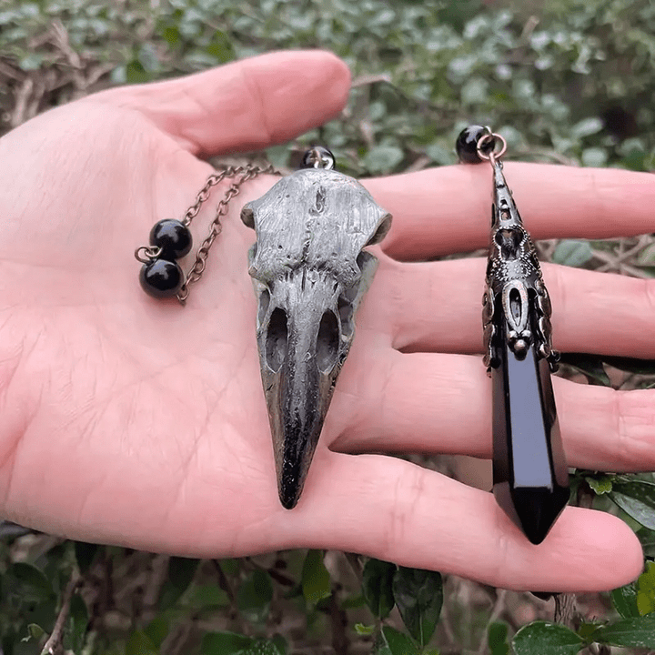 Olivenorma Viking Raven Skull Figurina Pendolo in Ossidiana Naturale