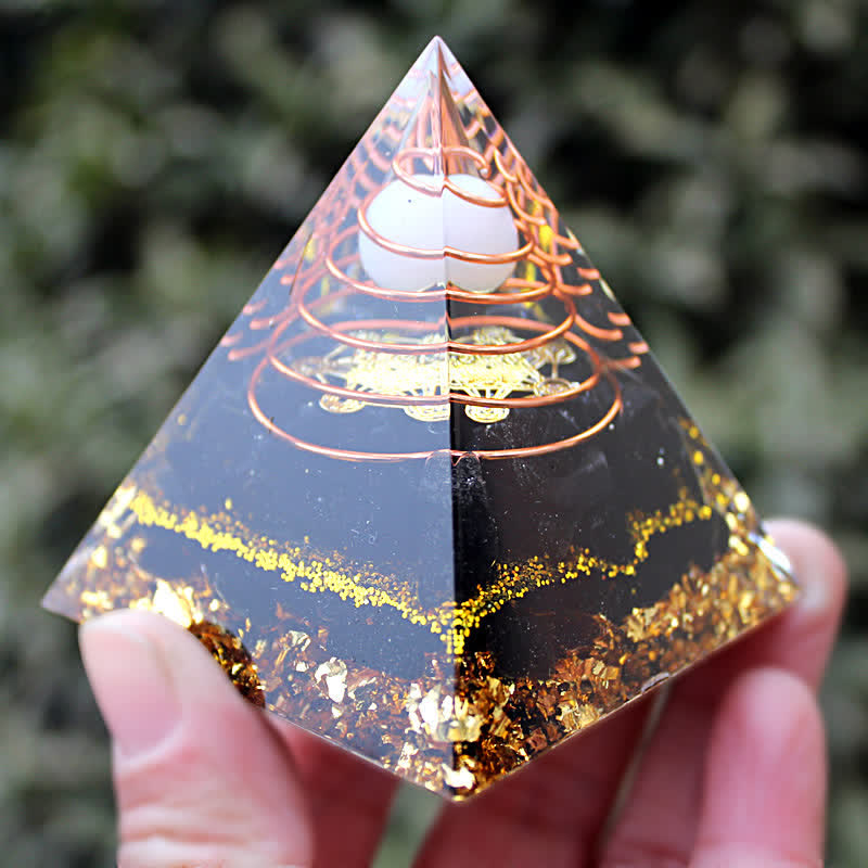 Olivenorma Piramide di giada bianca e ossidiana Orgone da 6 cm