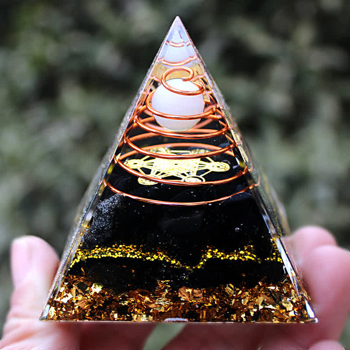 Olivenorma Piramide di giada bianca e ossidiana Orgone da 6 cm