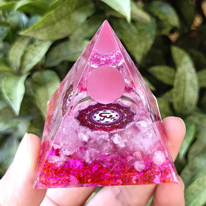 Olivenorma 5m Piramide di Orgone in Pietra Occhio di Gatto Rosa