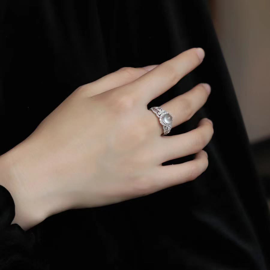 Olivenorma Elegante anello solitario con pietra di luna grigia intarsiata