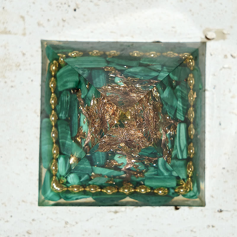 Olivenorma Malachite bilanciamento naturale guarigione chakra piramide organica