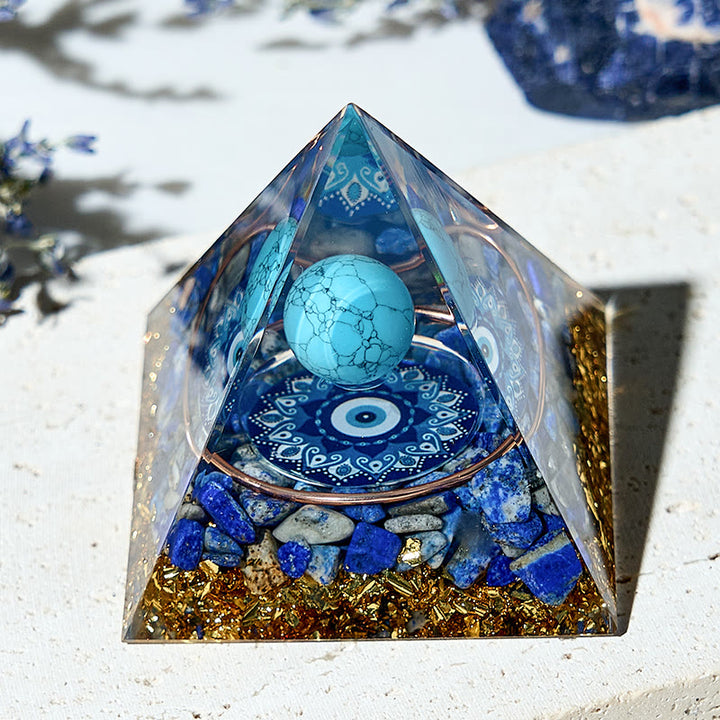 Piramide di orgone di protezione contro il malocchio con sfera turchese Olivenorma