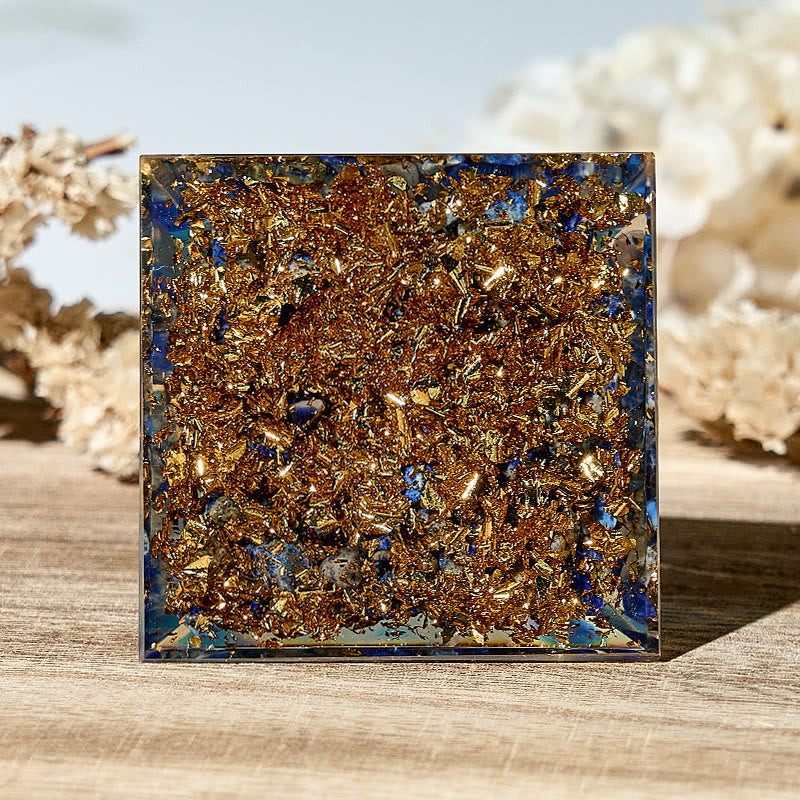 Piramide di orgone di protezione contro il malocchio con sfera turchese Olivenorma