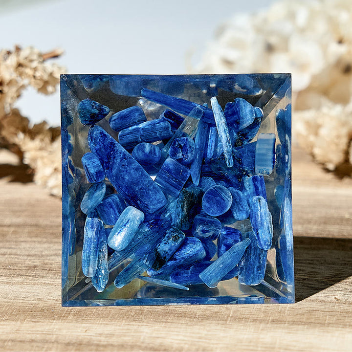 Olivenorma Piramide di Orgone di Terra Blu di Cianite e Sodalite Autentica