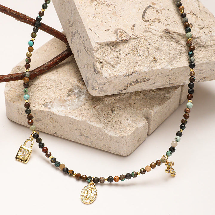 Collana di perline con pietre preziose blu in stile boho Olivenorma