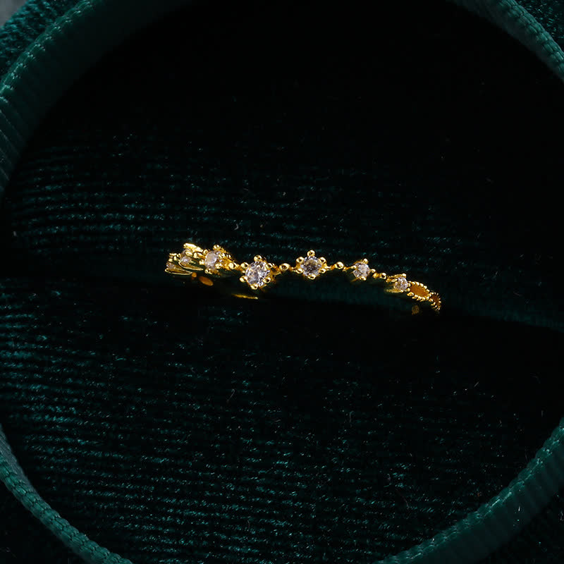 Anello semplice e raffinato in argento sterling con diamanti simulati Olivenorma