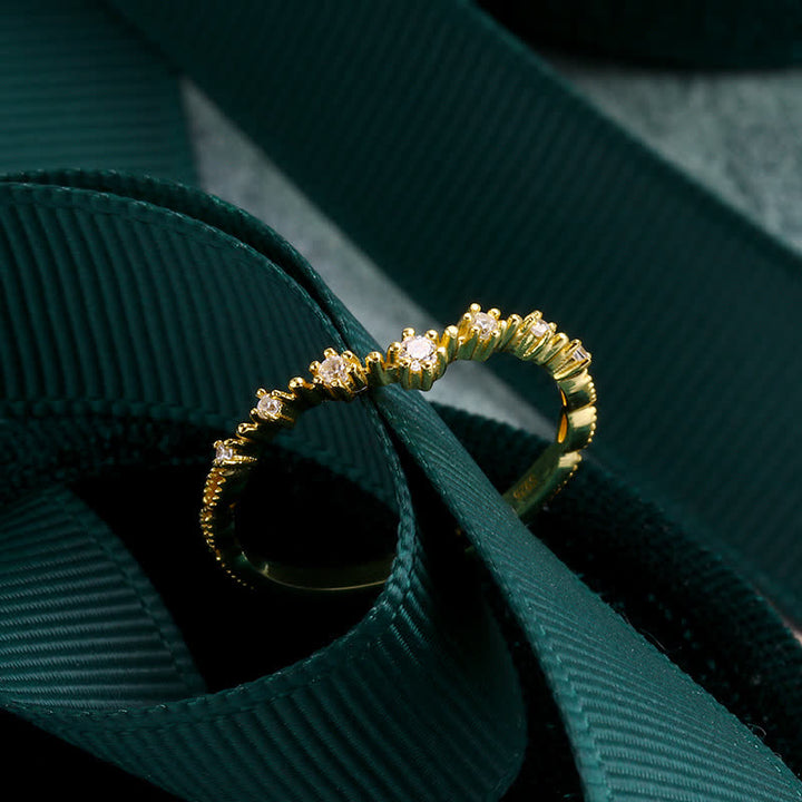 Anello semplice e raffinato in argento sterling con diamanti simulati Olivenorma