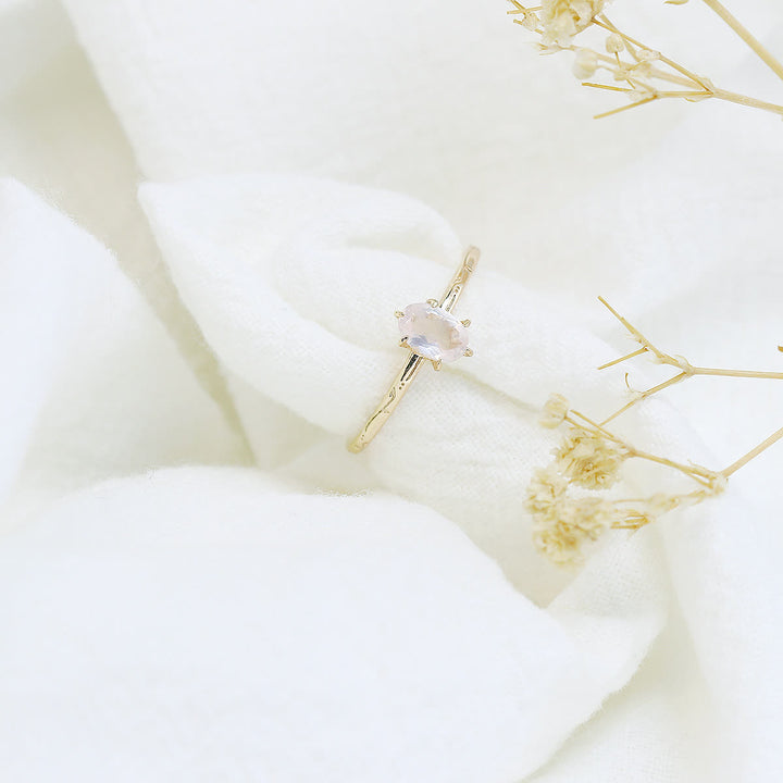 Anello Olivenorma con intarsio semplice in quarzo rosa e fluorite verde