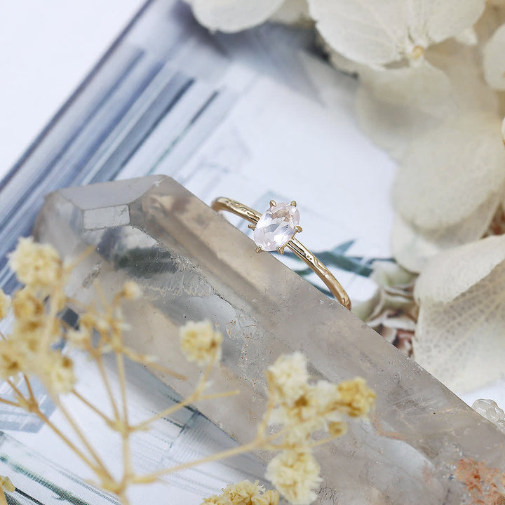 Anello Olivenorma con intarsio semplice in quarzo rosa e fluorite verde