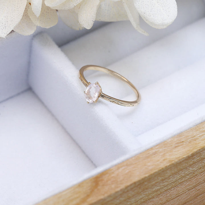 Anello Olivenorma con intarsio semplice in quarzo rosa e fluorite verde