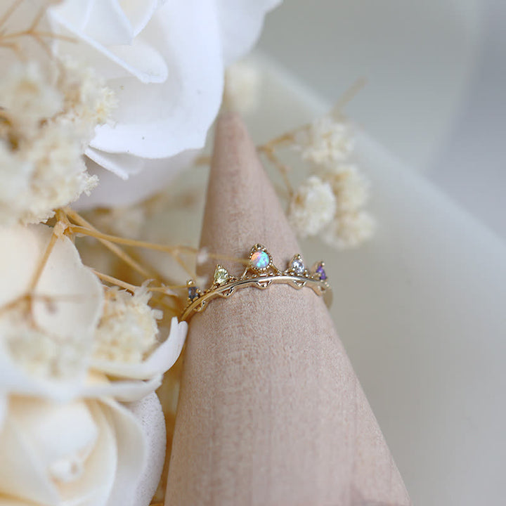 Anello con modanatura a corona in zircone bianco opale Olivenorma