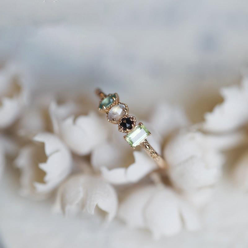 Anello personalizzato con pietra portafortuna in labradorite naturale Olivenorma