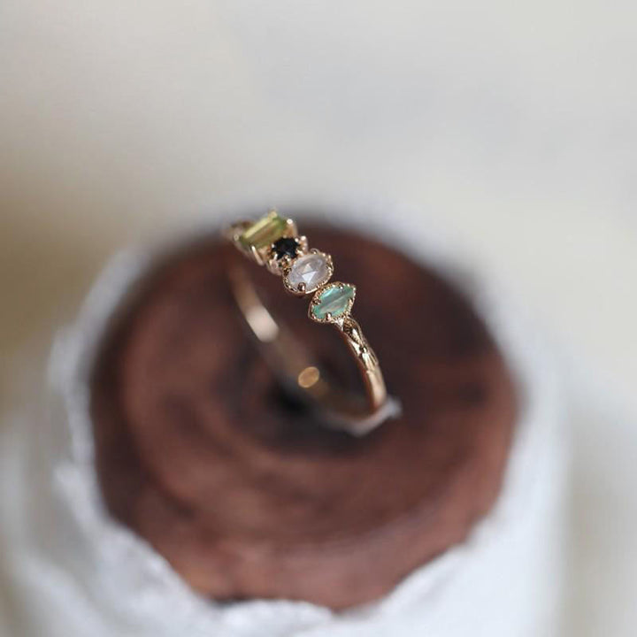 Anello personalizzato con pietra portafortuna in labradorite naturale Olivenorma