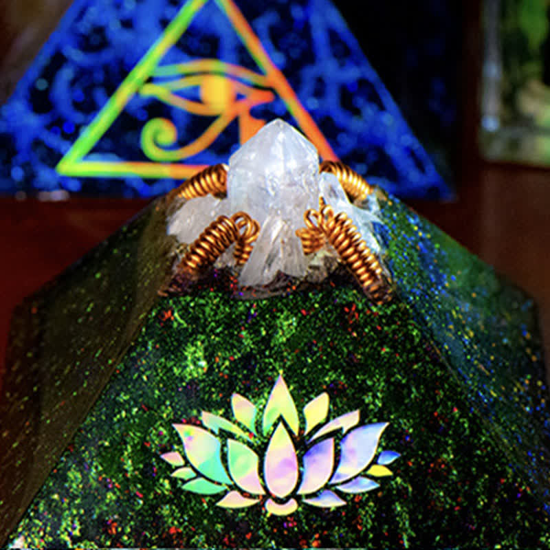 Olivenorma 9cm Lotus Crystal Energy Spire Piramide Orgonica