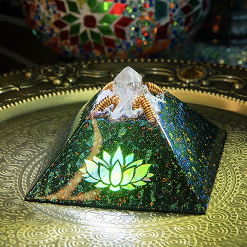 Olivenorma 9cm Lotus Crystal Energy Spire Piramide Orgonica