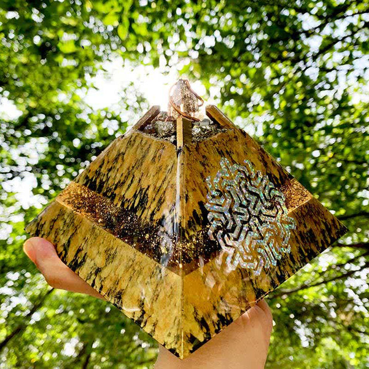 Olivenorma 14cm Piramide di energia di cristallo dorato Orgone
