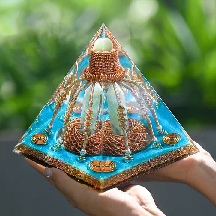 Olivenorma Filo di rame Avventurina verde Piramide energetica Orgone