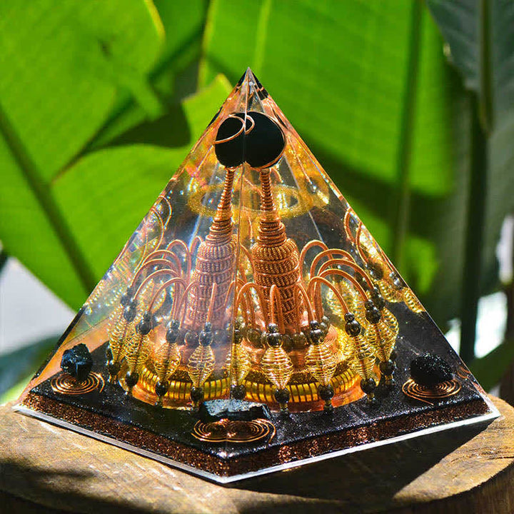 Olivenorma "Signore della Notte Oscura Dorata" Piramide di Orgone di Cristallo Nero