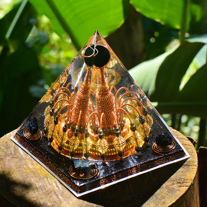 Olivenorma "Signore della Notte Oscura Dorata" Piramide di Orgone di Cristallo Nero