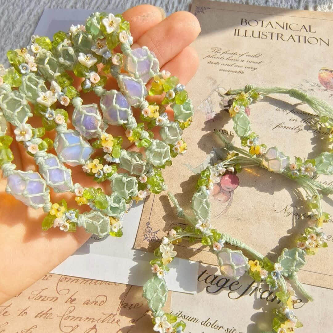 Braccialetto intrecciato con fiori di cristallo di opalite e fluorite verde Olivenorma 