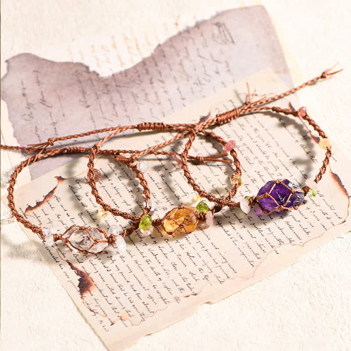 Braccialetto artigianale Olivenorma con fiori intrecciati in cristallo naturale