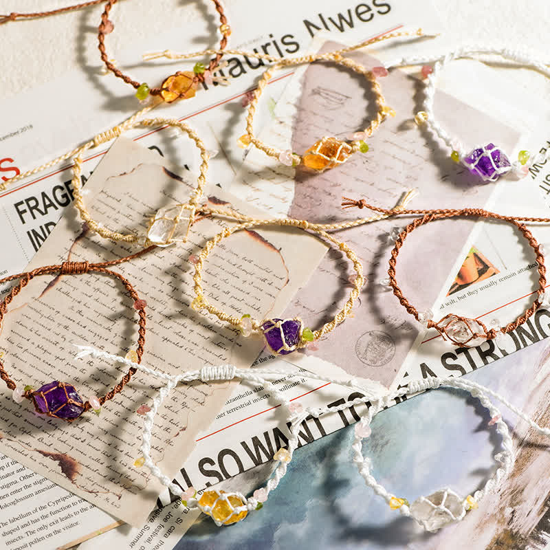 Braccialetto artigianale Olivenorma con fiori intrecciati in cristallo naturale