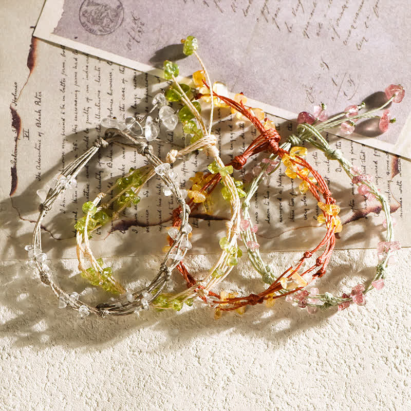 Braccialetto Olivenorma con fiori intrecciati in cristallo naturale frantumato