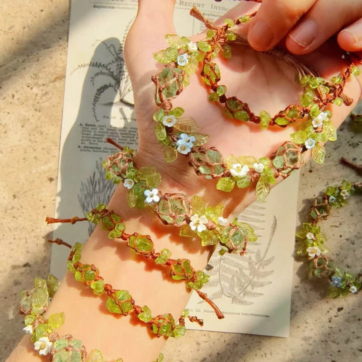 Bracciale intrecciato con fiori in pietra di peridoto e fluorite verde Olivenorma 