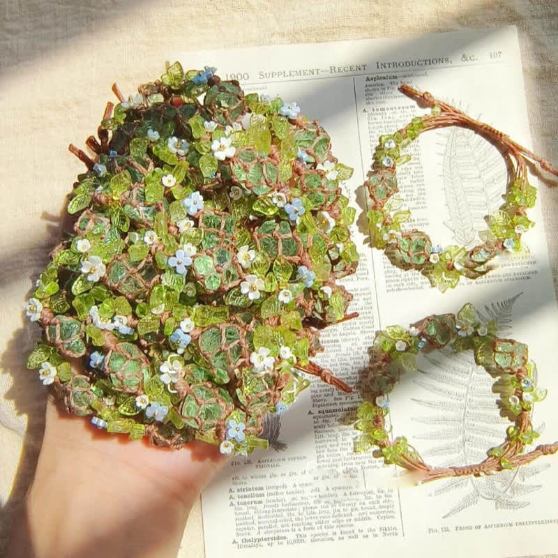 Bracciale intrecciato con fiori in pietra di peridoto e fluorite verde Olivenorma 