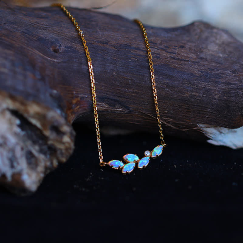 Collana con ciondolo a forma di foglia di opale blu Olivenorma