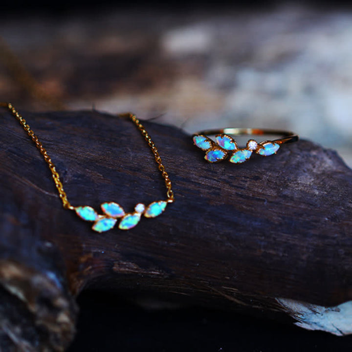 Collana con ciondolo a forma di foglia di opale blu Olivenorma