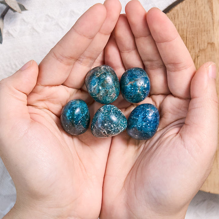 Olivenorma Pietra curativa levigata naturale blu apatite