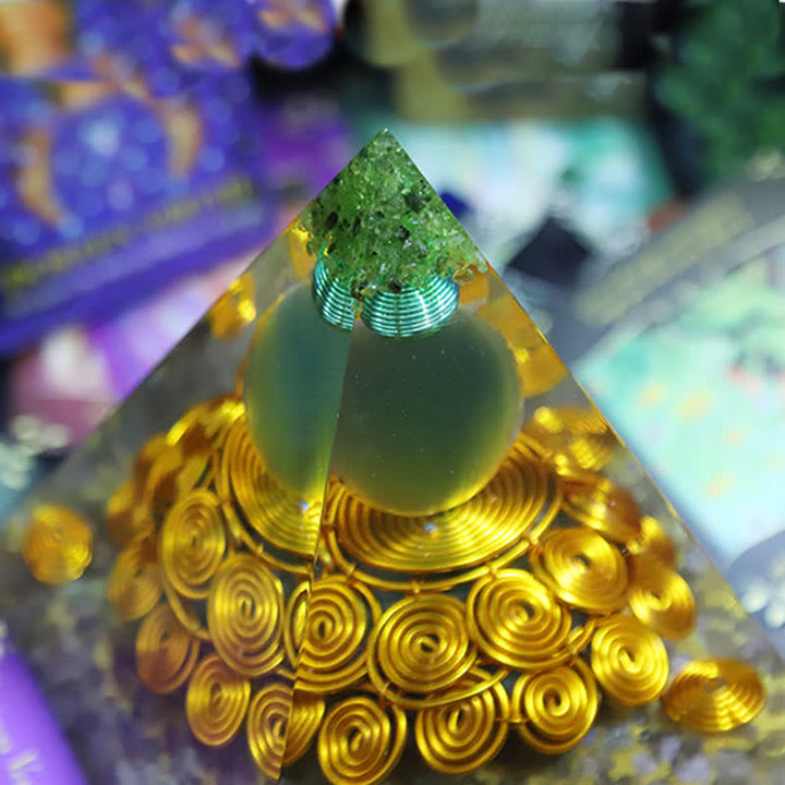 Olivenorma 14cm Piramide di Orgone in Pietra Occhio di Gatto Verde