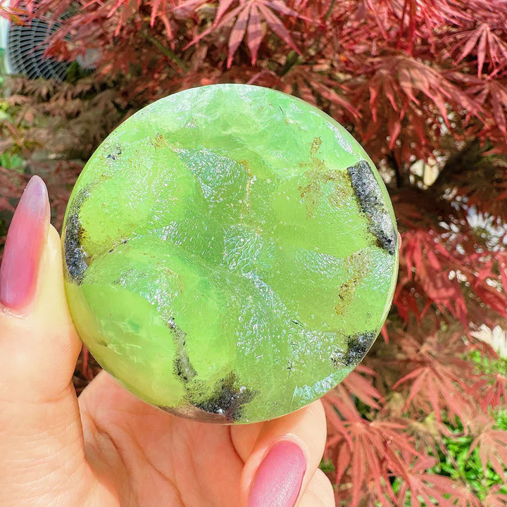 Sfera di cristallo naturale di prehnite Olivenorma