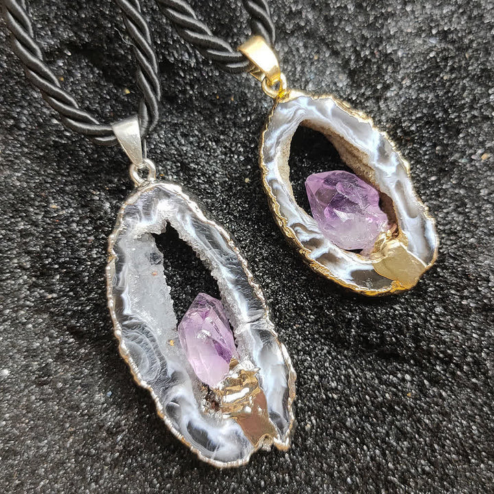 Collana con ciondolo in cristallo di grotta di agata bianca e ametista Olivenorma 