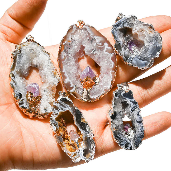 Collana con ciondolo in cristallo di grotta di agata bianca e ametista Olivenorma 