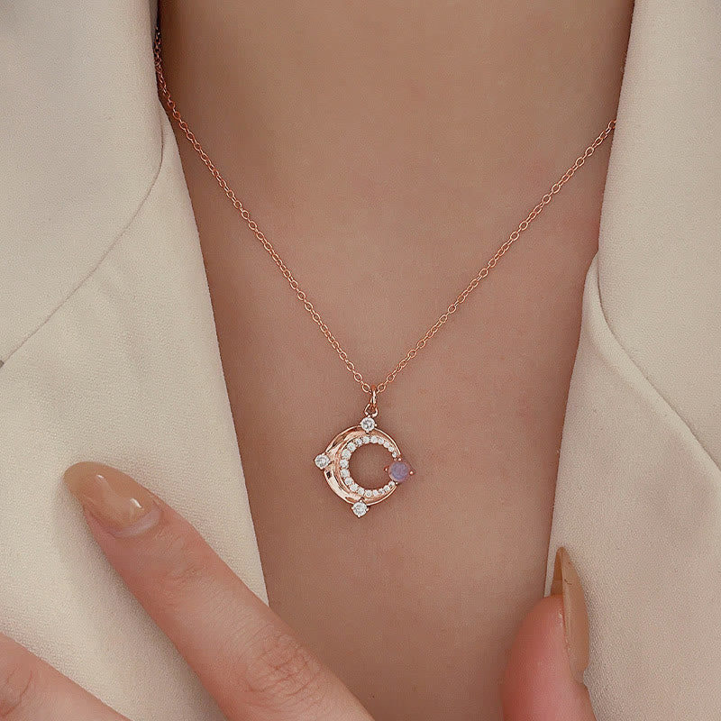 Collana con ciondolo a mezzaluna Olivenorma in pietra di luna naturale