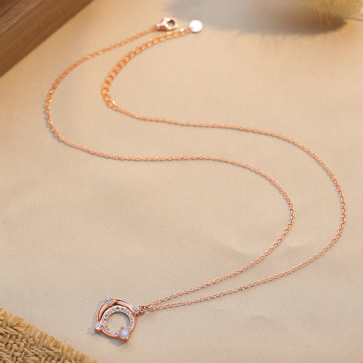 Collana con ciondolo a mezzaluna Olivenorma in pietra di luna naturale
