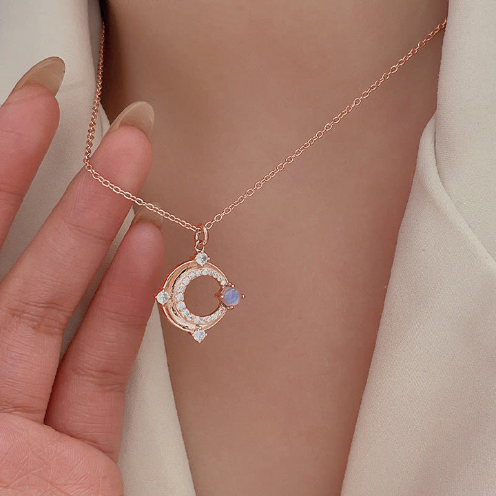 Collana con ciondolo a mezzaluna Olivenorma in pietra di luna naturale