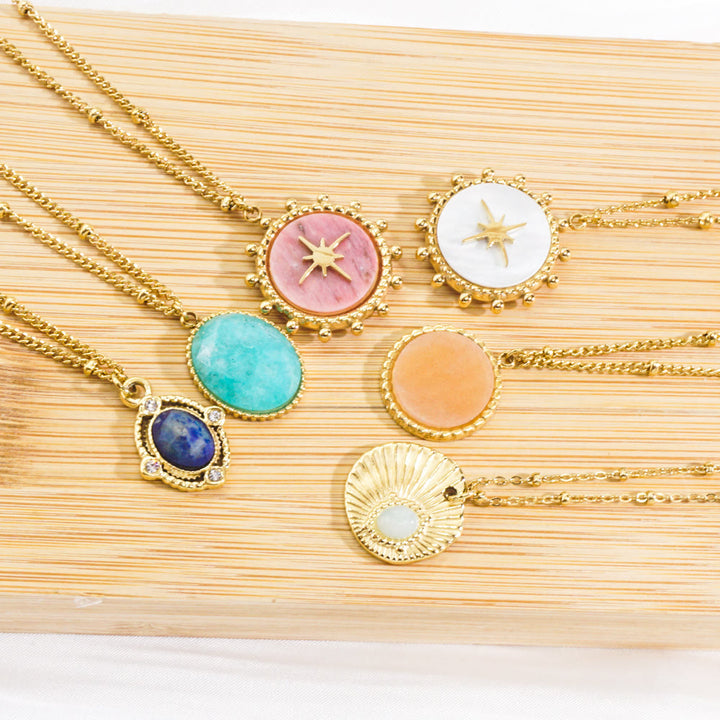 Collana con ciondolo a forma di stella a otto punte in pietra naturale Olivenorma 