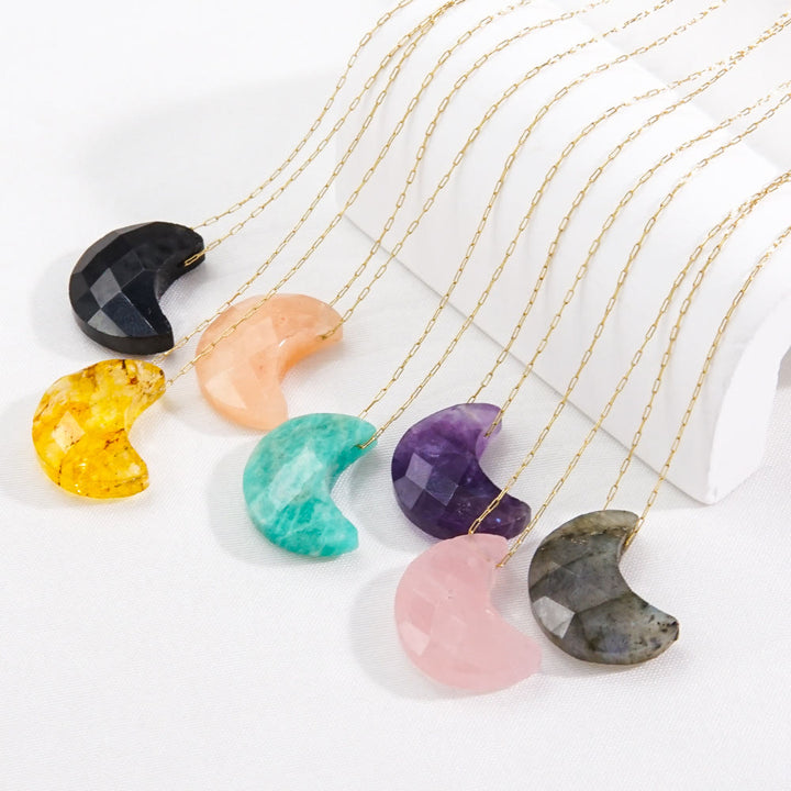 Collana con ciondolo a forma di luna con taglio a cristallo naturale Olivenorma 