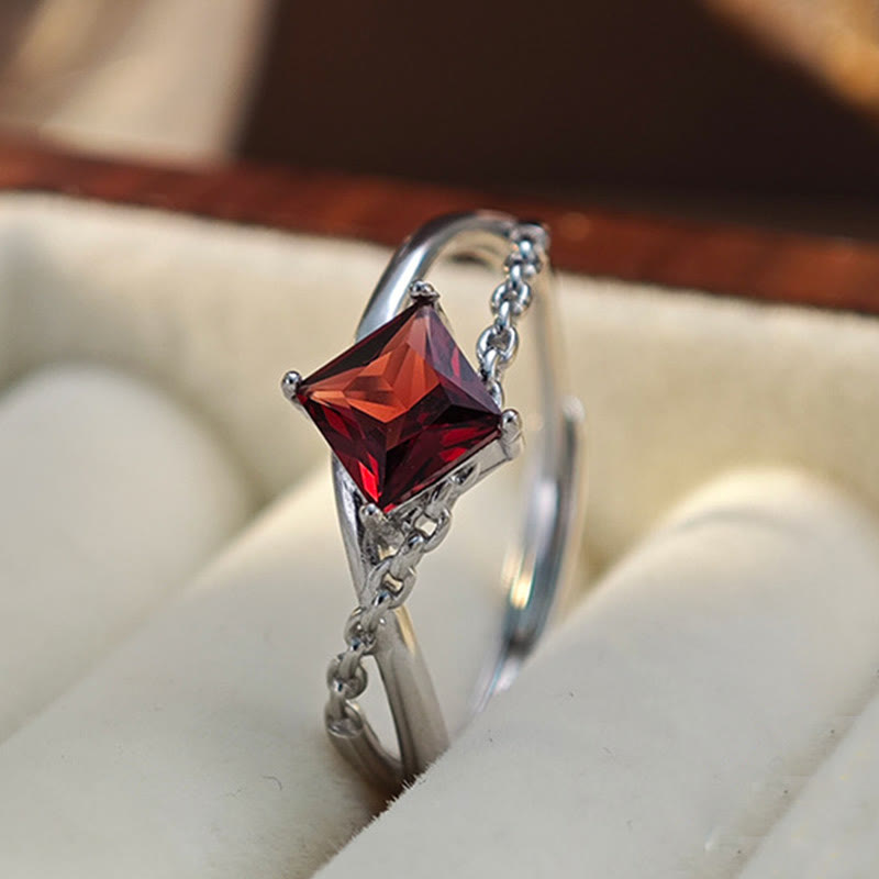 Anello Olivenorma con granato naturale taglio diamante